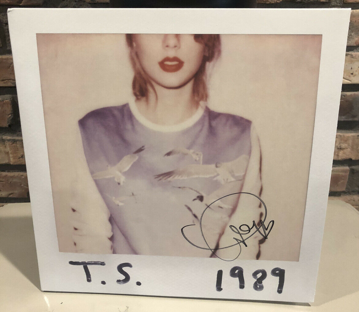Taylor Swift 1989 Autographed Vinyl LP